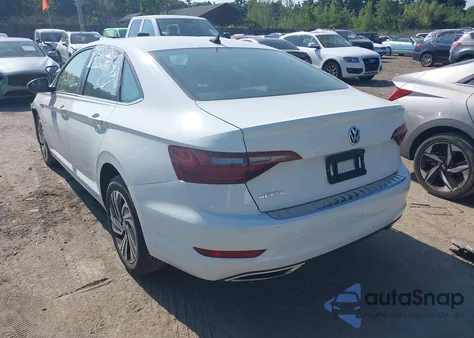 2021 Volkswagen Jetta 1.4T Sel Premium z USA, uszkodzony, nr VIN 3VWG57BU4MM052689